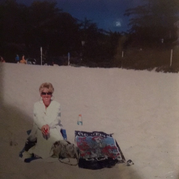 MP MEET THE POSHER - Picture 1 of 2